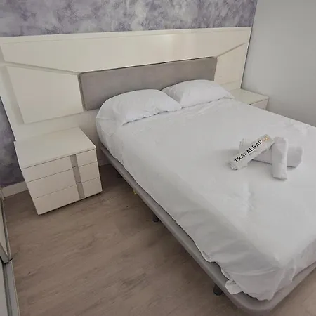 Trafalgar 48 Apartment *